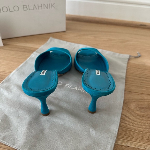 Manolo Blahnik Jada Suede Mule Sandals - Picture 3 of 8